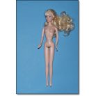 Mattel Disney Csipkerózsika Barbie baba ruha nélkül, hajlítható térdekkel teljes alakban szemből fotózva