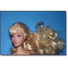 Disney Csipkerózsika baba