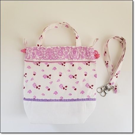 Kézi-, és válltáska Virágmintás