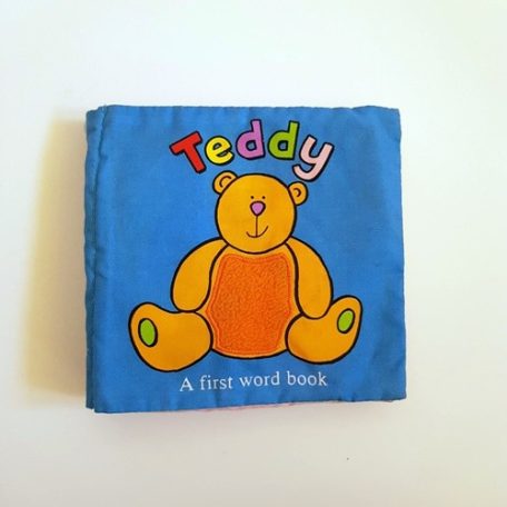 Teddy készségfejlesztő textilkönyv