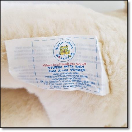 Build-A-Bear Workshop eredeti belső textil termékcímke közelről