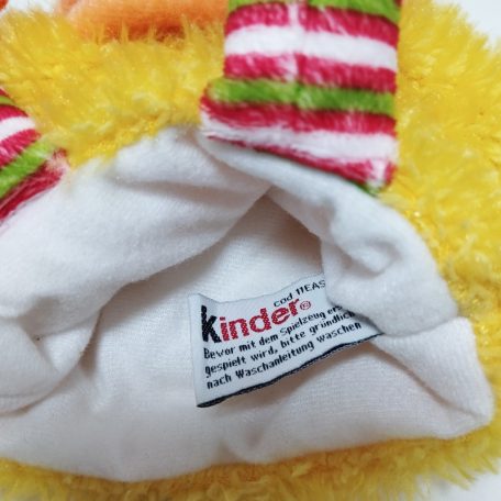 Eredeti Kinder bevarrt textil címke a kézbáb belsejében