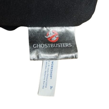 Eredeti ezüst színű Ghostbusters textil márka címke közelről