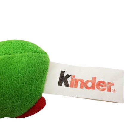 Eredeti bevarrt Kinder textil címke hernyó plüssön