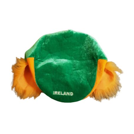 Hímzett Ireland feliratos zöld ír plüss sapka szőrme részletekkel kiterítve