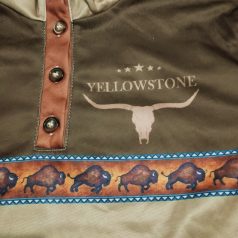 Férfi M pulóver YELLOWSTONE / Cowboy Indián jelmezhez?