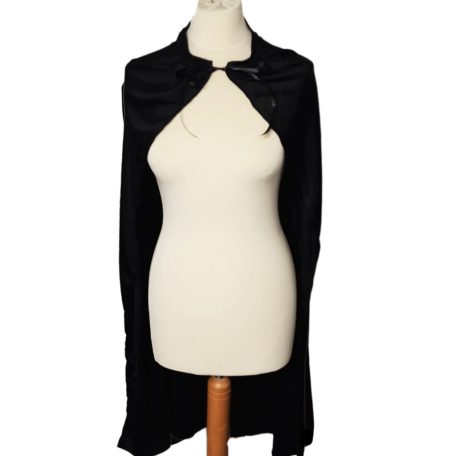 Fekete palást 7-8 év Disney Csizmás a kandúr, Zorro stb...  