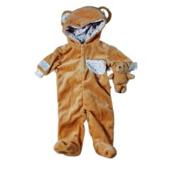   Tiny Treasures játék babákhoz ruha + maci plüss ajándék tasakban