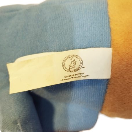 Eredeti Beatrix Potter Nyúl Péter bevarrt textil címke 2021