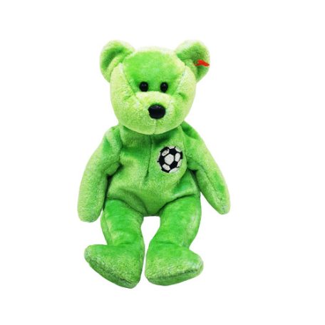Ty Beanie Babies Kicks fűzöld plüss maci hímzett fekete-fehér focilabdával szemből fotózva