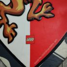 Lego Group Pajzs  36 cm x 41 cm