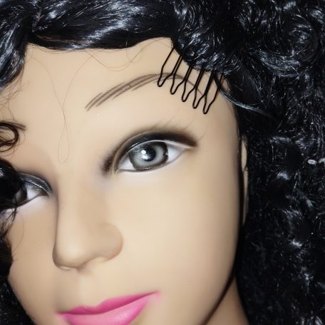 Fekete göndör paróka