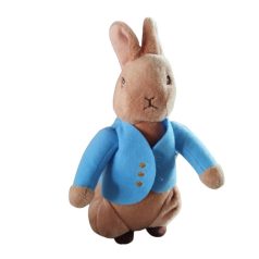 Nyúl Péter plüssfigura 20 cm kék kiskabátban szemből