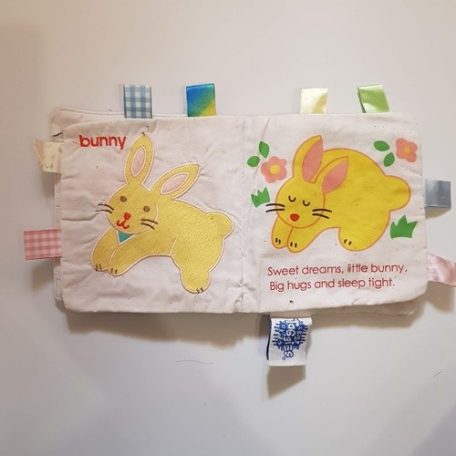 Nyuszis lapozgató könyv